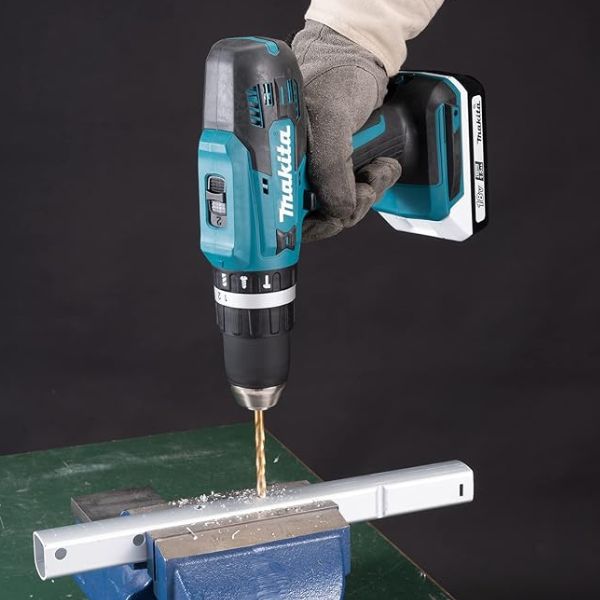 Taladro Atornillador-Percutor MAKITA a Batería y Accesorios